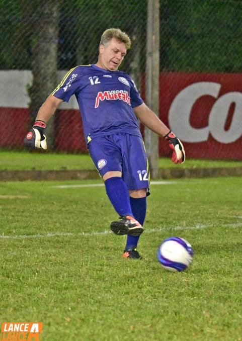 Shopping do Real/Churrascaria 4 Irmos goleia no futebol sete do Toledo