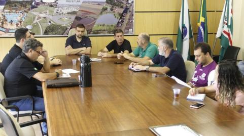 Equipe da Esporte Paran vistoria espaos em Toledo