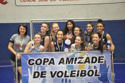 Colgio Incomar conquista etapa e avana na classificao da Copa Amizade de Vlei