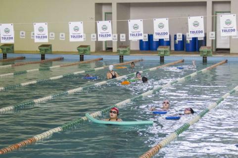 Inscries para aulas de natao na Piscina Pblica 14 de Dezembro