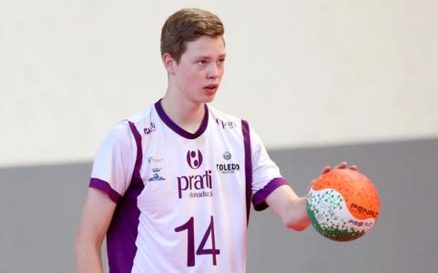 Atleta do projeto de vlei apoiado pela Prati-Donaduzzi  convocado pela Seleo Brasileira