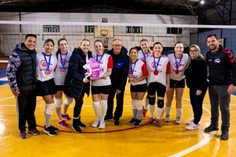 Imobiliria Aliana  campe do voleibol feminino do Toledo