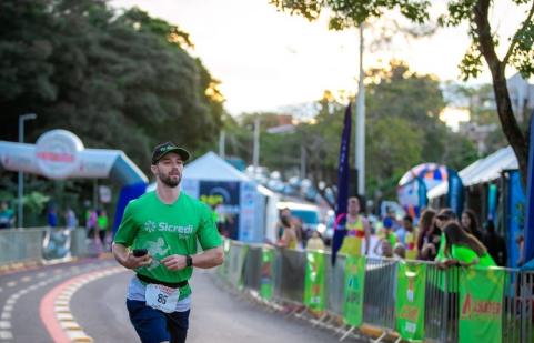 Sicredi  patrocinador naming da 21 Meia Maratona Rotary Club de Toledo