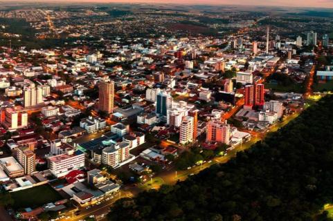 Com inmeras razes para comemorar, Toledo chega aos 71 anos