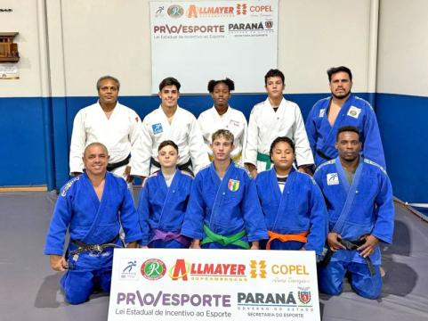 Judocas competiro no Brasileiro de Jud Regio V em Canoas
