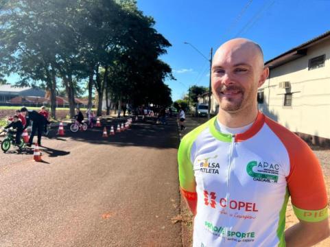 Ciclista Luis Steffens participa das aes do Maio Amarelo