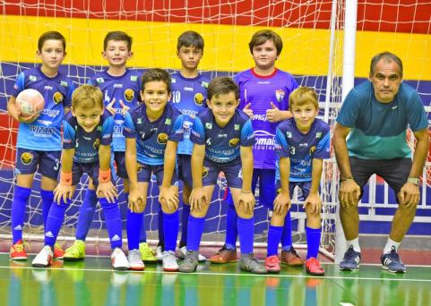 Futsal menores  atrao  noite com seis partidas no Colgio La Salle