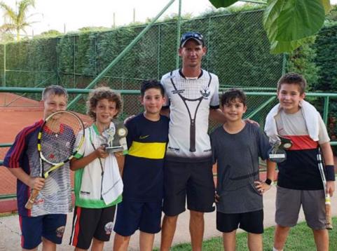 Tenistas conquistam bons resultados no Torneio Paranaense Infanto Juvenil