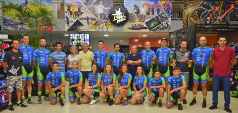 Clube Toledense de Ciclismo inaugura novo uniforme