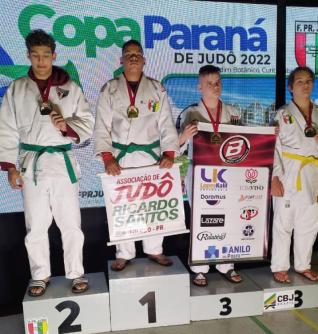 Associao Jud Ricardo Santos faz bonito e conquista medalhas na Copa Paran 2022