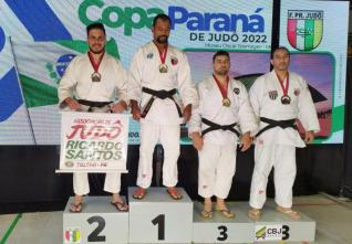 Associao Jud Ricardo Santos faz bonito e conquista medalhas na Copa Paran 2022