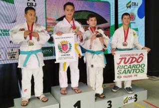Associao Jud Ricardo Santos faz bonito e conquista medalhas na Copa Paran 2022