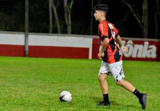 Coritiba lidera o Campeonato de Futebol Listo Livre de Futebol Sete do Toledo