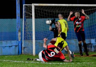 Coritiba lidera o Campeonato de Futebol Listo Livre de Futebol Sete do Toledo