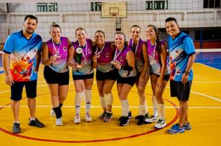 Maxiluz  campe do voleibol feminino do Toledo