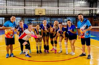 Maxiluz  campe do voleibol feminino do Toledo