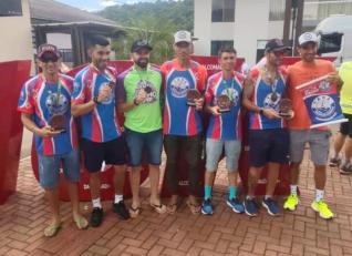 GRUPO DE CORRIDA DO YARA COUNTRY CLUBE COMPLETA 5 ANOS