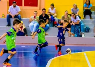 Faa parte da escolinha de futsal ou voleibol do Incomar / Aceffut