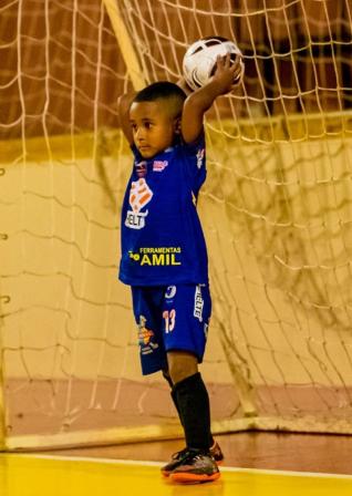 Faa parte da escolinha de futsal ou voleibol do Incomar / Aceffut