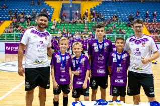 Atletas da Aceffut levam para os jogos o orgulho roxo da Prati Donaduzzi