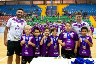 Atletas da Aceffut levam para os jogos o orgulho roxo da Prati Donaduzzi