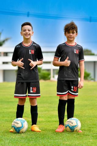 L10 FOOTBALL CENTER - Enzo e Bryan foram aprovados em testes no So Paulo