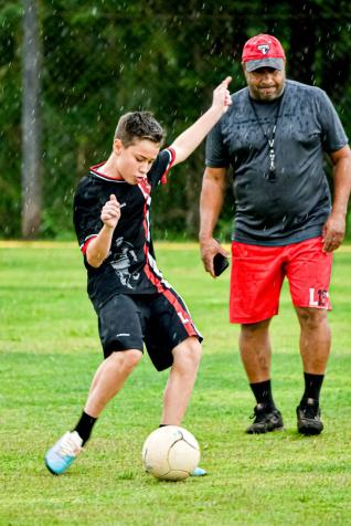 L10 FOOTBALL CENTER - Enzo e Bryan foram aprovados em testes no So Paulo