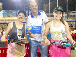 Clube Toledo inaugura mais trs quadras de beach tennis