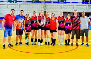 Maxiluz Materiais Eltricos  campe do voleibol feminino