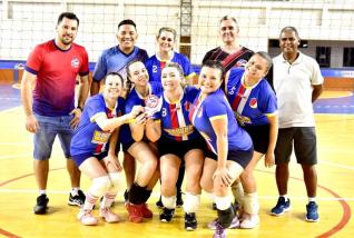 Maxiluz Materiais Eltricos  campe do voleibol feminino