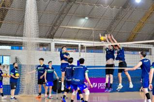 Andr Van de Sand  o tcnico da Seleo Paranaense Sub 18