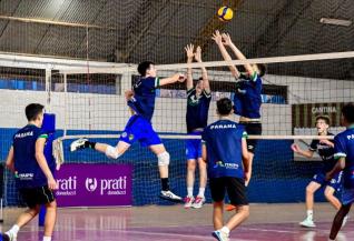 Andr Van de Sand  o tcnico da Seleo Paranaense Sub 18