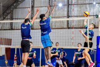 Andr Van de Sand  o tcnico da Seleo Paranaense Sub 18
