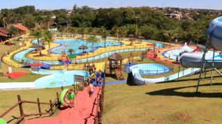 Tchibummm!!! Parque Temtico das guas completa 10 anos