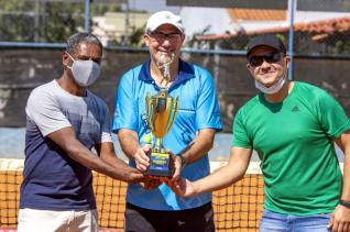 Amarildo e Gilberto conquistam ttulos do Circuito Interno de Tnis do Toledo