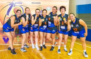 FEMININO E MASCULINO - Academia Ativa  campe em dose dupla na Copa Abatol