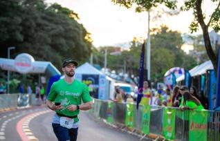 Sicredi  patrocinador naming da 21 Meia Maratona Rotary Club de Toledo