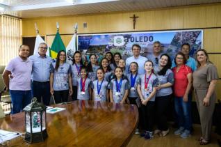 Campes paranaenses de GA so recebidas pelo Executivo Municipal