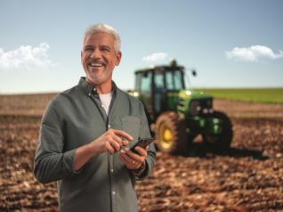 Show Rural 2025: Sicredi renova patrocnio e anuncia R$ 8 bilhes para fortalecer parceria com agronegcio