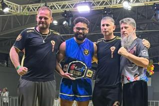 ACADEMIA FNIX DE KUNG FU SANDA - Dick Farney conquistou cinturo