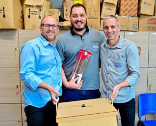 GAFURI MATERIAIS DE CONSTRUO & ACABAMENTOS - Confraternizao e entrega de presentes de fim de ano a todos os colaboradores