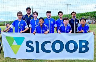 CATEGORIAS SUB 10 E SUB 13 - Linha Tapui e Sicoob promoveram torneio de futebol sete com participao de 12 equipes