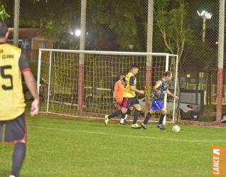 Lajes Gasparotto / Lonas Bor e Clube Olmpico decidem ttulo do futebol suo do Yara