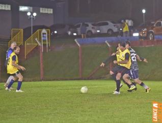 Lajes Gasparotto / Lonas Bor e Clube Olmpico decidem ttulo do futebol suo do Yara