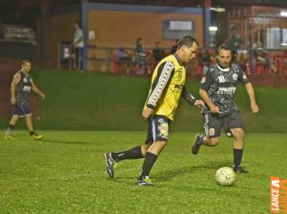 Lajes Gasparotto / Lonas Bor e Clube Olmpico decidem ttulo do futebol suo do Yara