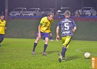 Lajes Gasparotto / Lonas Bor e Clube Olmpico decidem ttulo do futebol suo do Yara