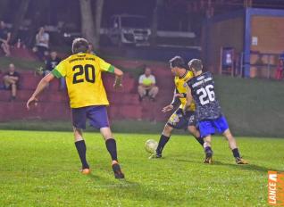 Lajes Gasparotto / Lonas Bor e Clube Olmpico decidem ttulo do futebol suo do Yara