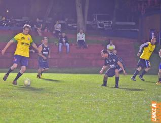 Lajes Gasparotto / Lonas Bor e Clube Olmpico decidem ttulo do futebol suo do Yara