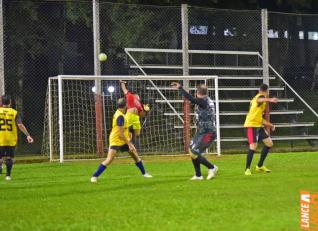 Lajes Gasparotto / Lonas Bor e Clube Olmpico decidem ttulo do futebol suo do Yara