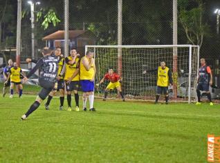 Lajes Gasparotto / Lonas Bor e Clube Olmpico decidem ttulo do futebol suo do Yara